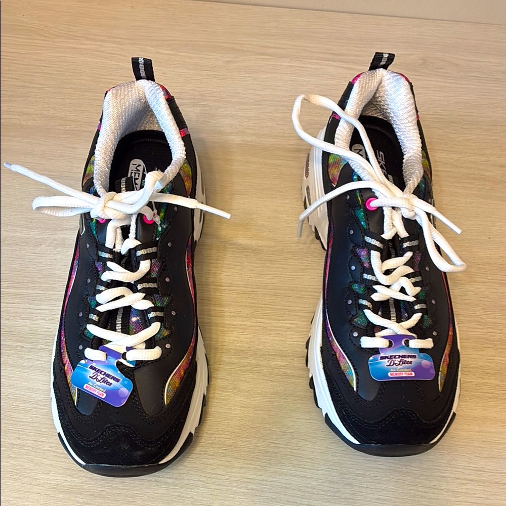 NWOT BOX Skechers Multicolor Sneakers with White Laces WOMEN SIZE 7